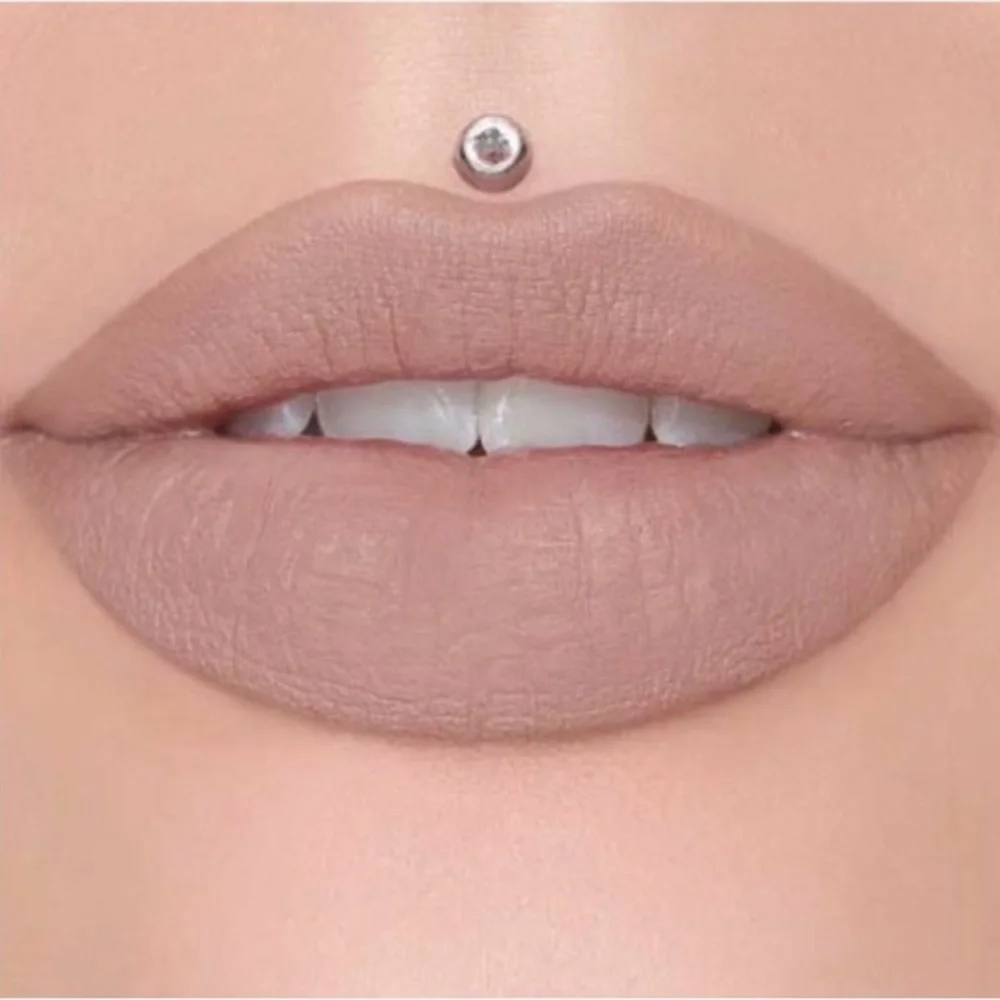 Jeffree Star CELEBRITY SKIN Supreme Gloss Nude Lipstick